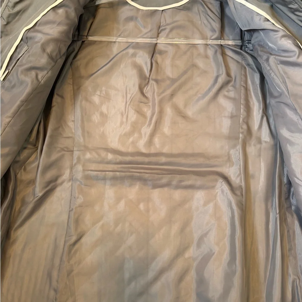 Liz Claiborne Quilted Puffer Jacket in Light Gray, Size XL, Zipper, Button, Hood - Picture 14 of 16